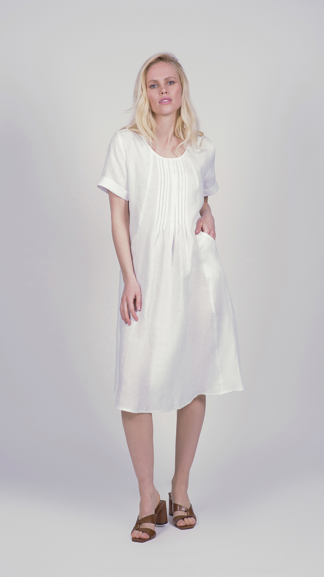 Linodress07 bianco 1 1stAmerican vestito da donna manica corta con lavorazione frontale 100% lino Made in Italy - abito con tasche laterali - puro lino