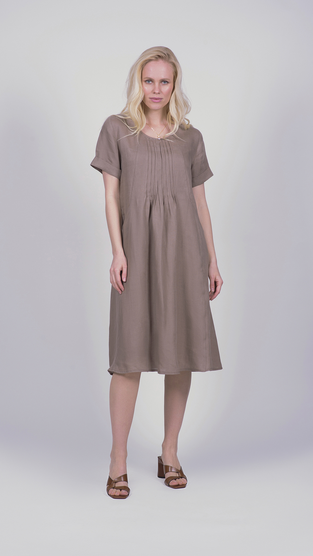 Linodress07 tortora 1 1stAmerican vestito da donna manica corta con lavorazione frontale 100% lino Made in Italy - abito con tasche laterali - puro lino