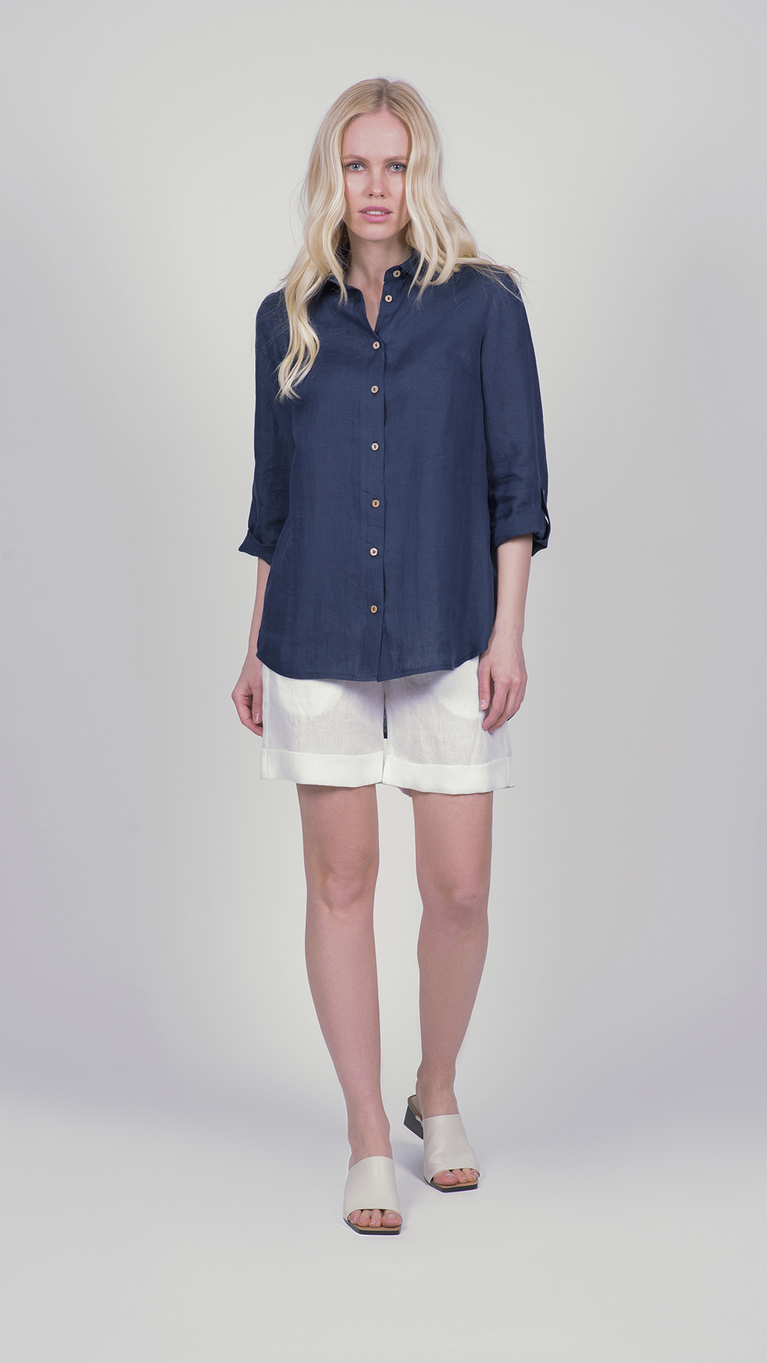linoshirt01 blu 1 1stAmerican camicia da donna manica tre quarti in 100% lino Made in Italy - camicia collo classico con bottoni e laccio laterale su maniche - puro lino